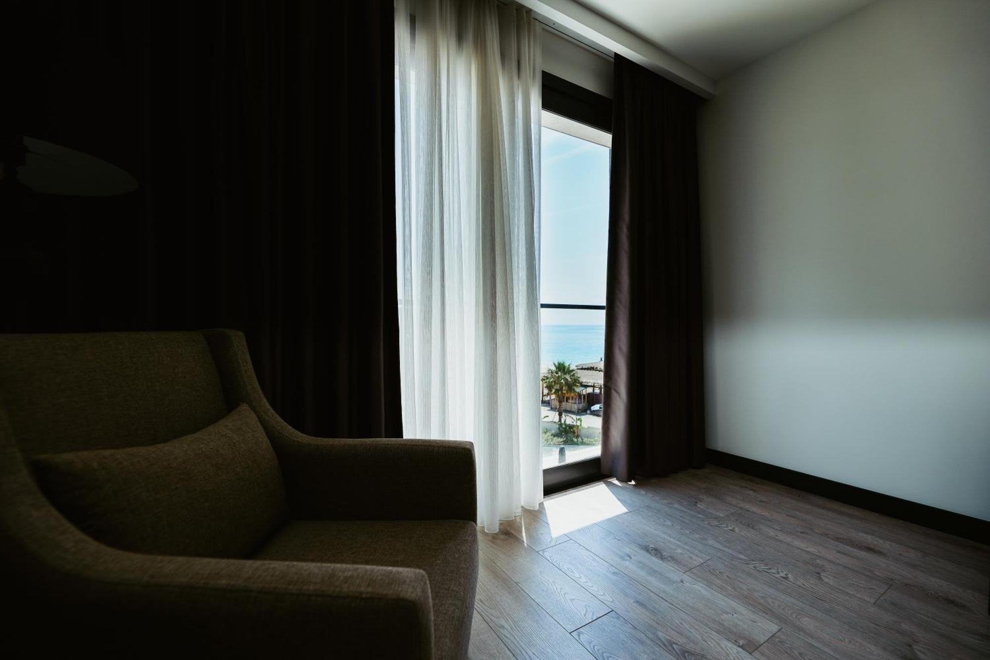 Palladium Beach Hotel- Private Beach Included Dhërmi Dış mekan fotoğraf