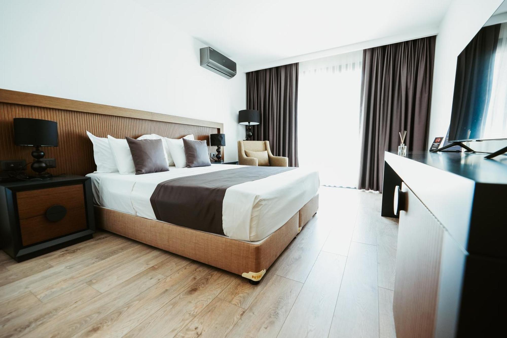 Palladium Beach Hotel- Private Beach Included Dhërmi Dış mekan fotoğraf