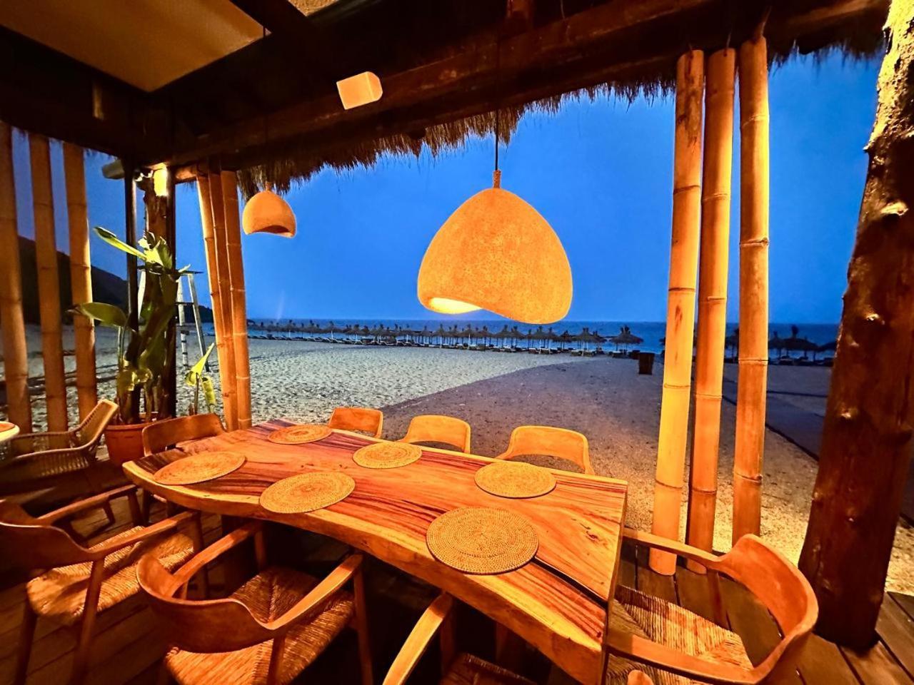 Palladium Beach Hotel- Private Beach Included Dhërmi Dış mekan fotoğraf